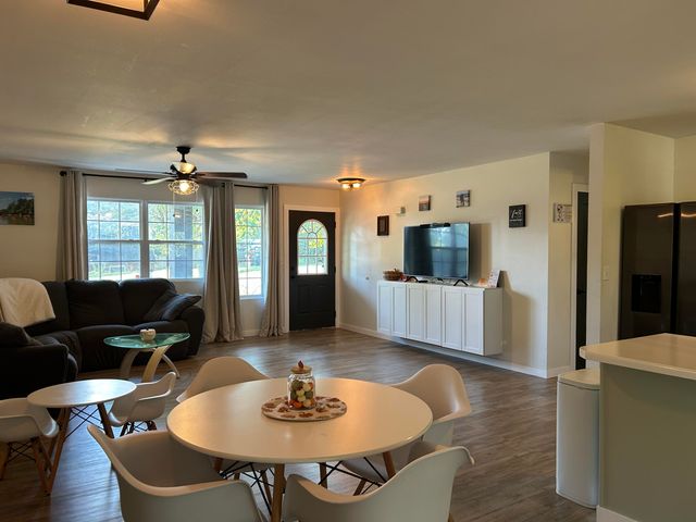 507 E Sunset Street, Stockton, MO 65785