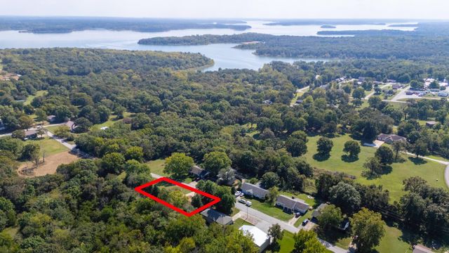 507 E Sunset Street, Stockton, MO 65785