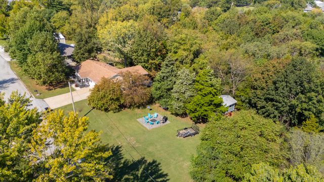 507 E Sunset Street, Stockton, MO 65785