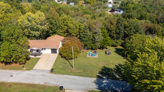 507 E Sunset Street, Stockton, MO 65785