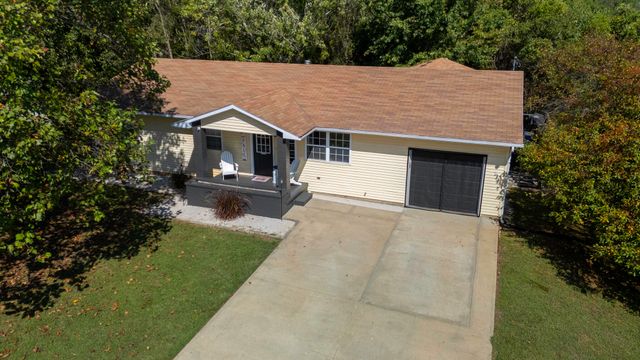 507 E Sunset Street, Stockton, MO 65785