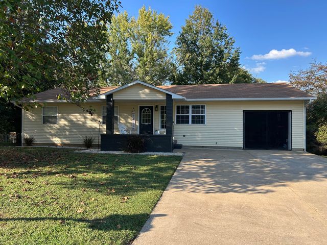 507 E Sunset Street, Stockton, MO 65785