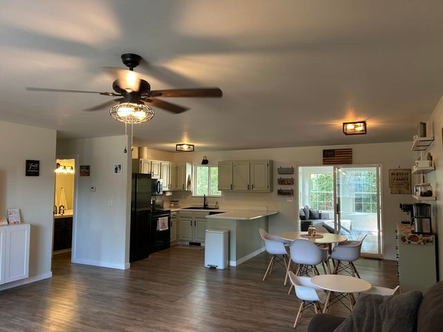 507 E Sunset Street, Stockton, MO 65785