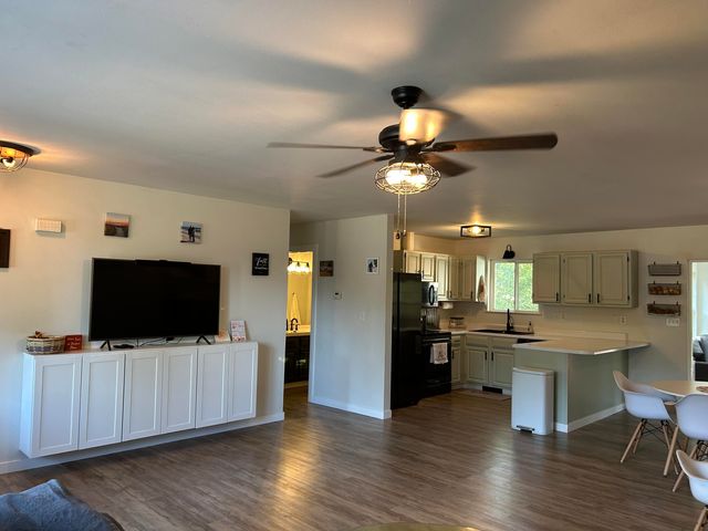 507 E Sunset Street, Stockton, MO 65785