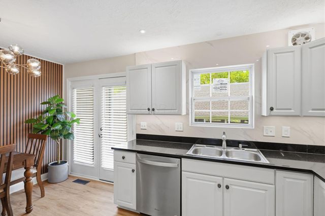 7909 Thornfield Lane, 41, Columbus, OH 43235