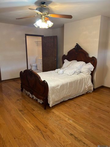 1139 E Riveroaks Dr, Baton Rouge, LA 70815