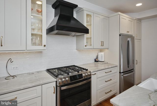 52 N MAIN ST, New Hope, PA 18938