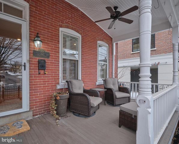 52 N MAIN ST, New Hope, PA 18938