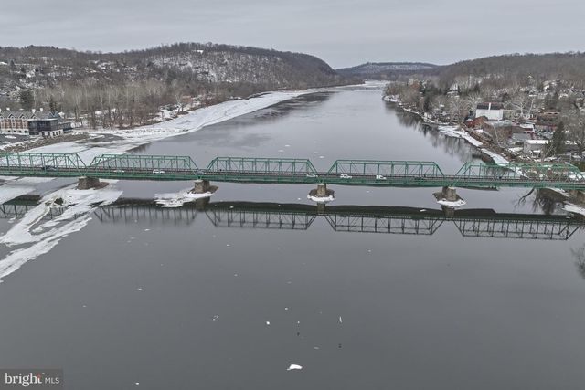 52 N MAIN ST, New Hope, PA 18938