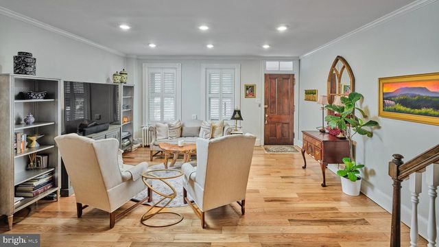 52 N MAIN ST, New Hope, PA 18938