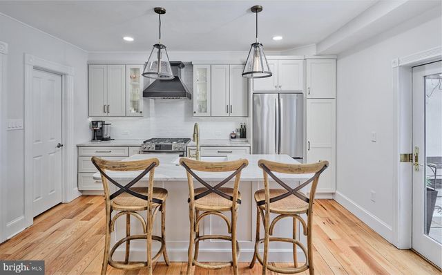 52 N MAIN ST, New Hope, PA 18938