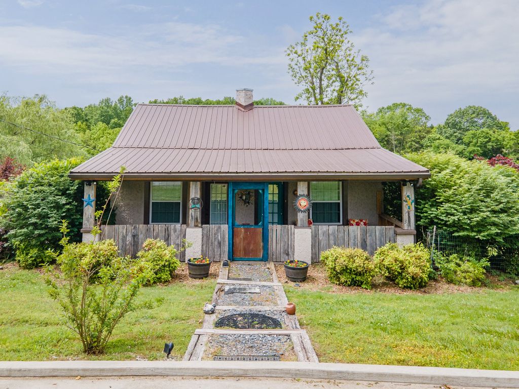 2046 Scribners Mill Rd, Culleoka, TN 38451