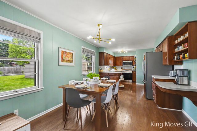1821 Eastbrook Street SE, Grand Rapids, MI 49508