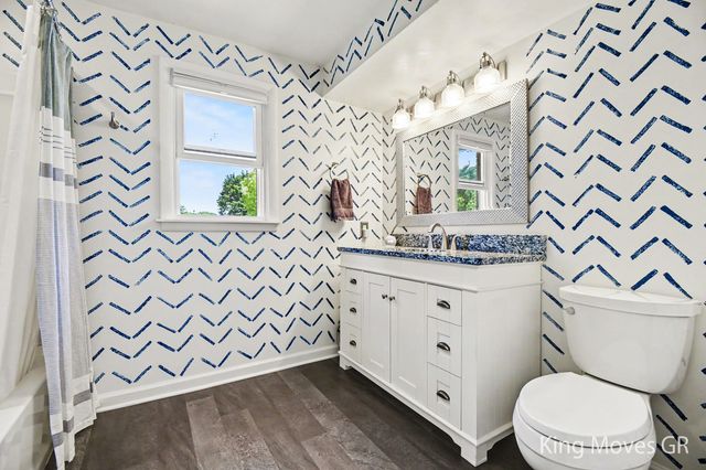 1821 Eastbrook Street SE, Grand Rapids, MI 49508