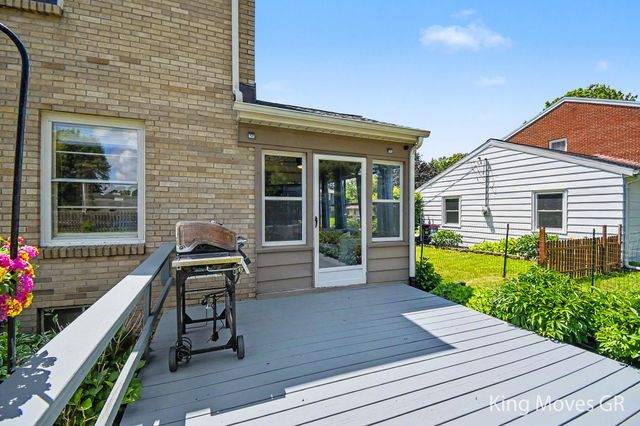 1821 Eastbrook Street SE, Grand Rapids, MI 49508