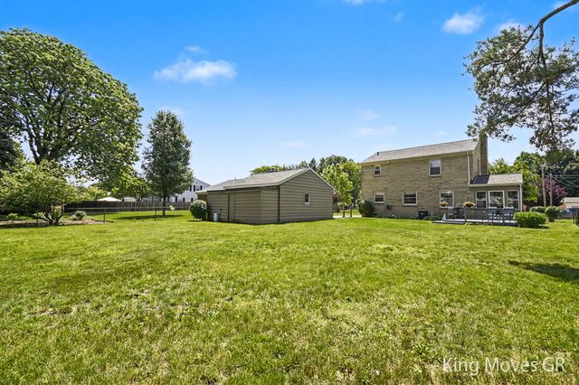 1821 Eastbrook Street SE, Grand Rapids, MI 49508