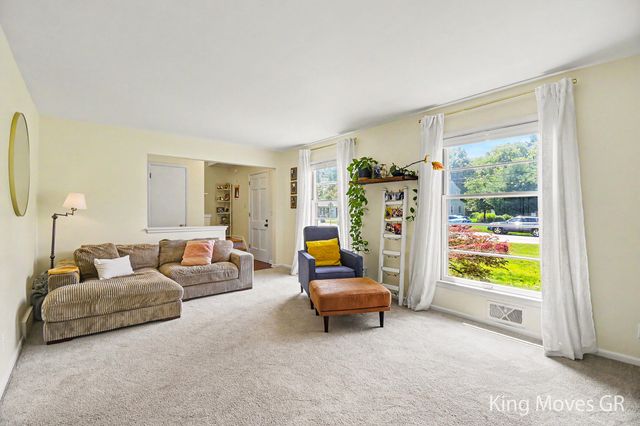 1821 Eastbrook Street SE, Grand Rapids, MI 49508