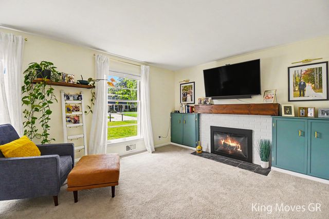 1821 Eastbrook Street SE, Grand Rapids, MI 49508