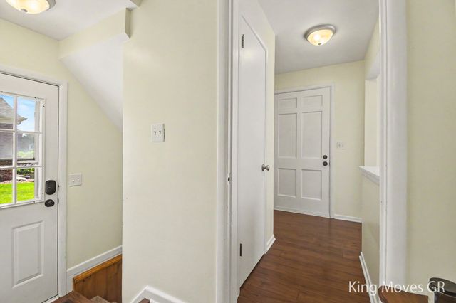 1821 Eastbrook Street SE, Grand Rapids, MI 49508