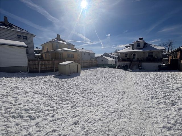 44 Fairgarden St, Republic, PA 15475