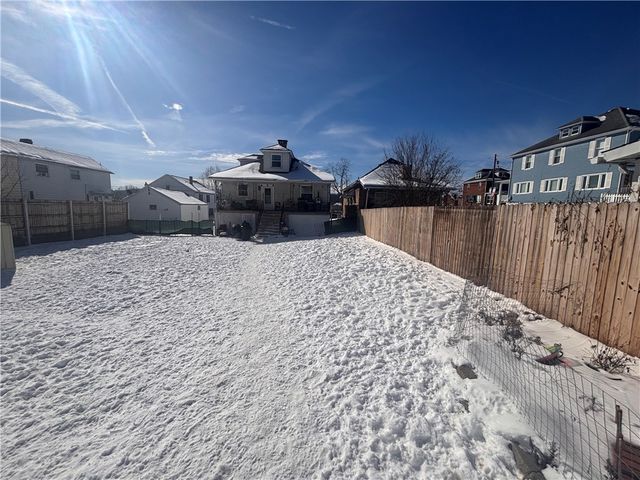 44 Fairgarden St, Republic, PA 15475