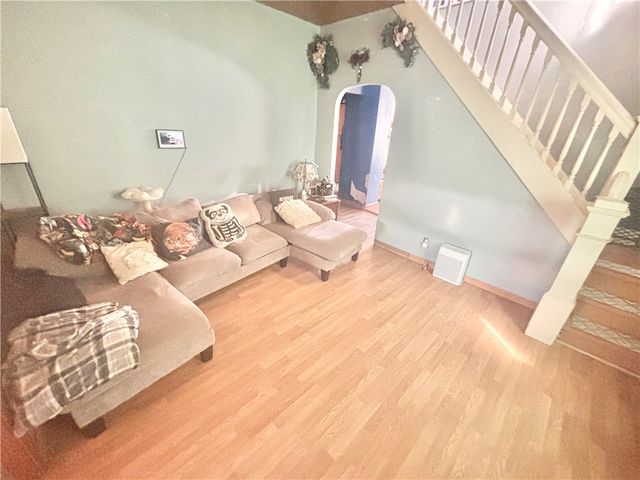 44 Fairgarden St, Republic, PA 15475