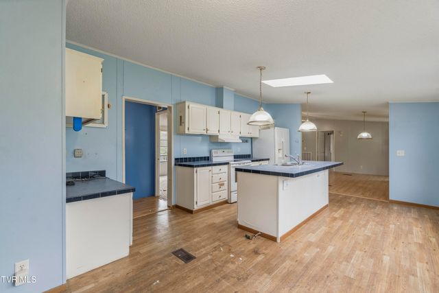815 Flatwoods Road, Mosheim, TN 37818