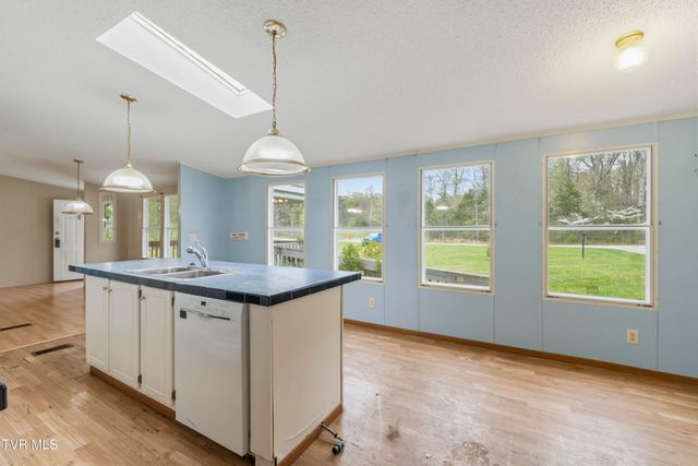 815 Flatwoods Road, Mosheim, TN 37818