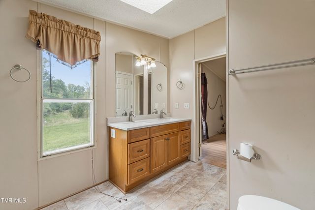 815 Flatwoods Road, Mosheim, TN 37818