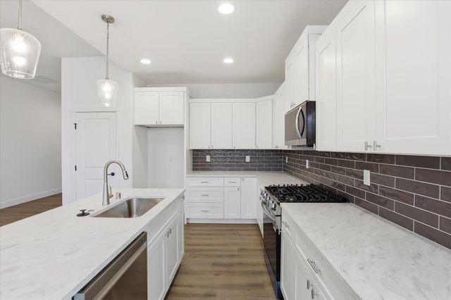 1109 - Unit 21 N Country Club Dr, Deer Park, WA 99006