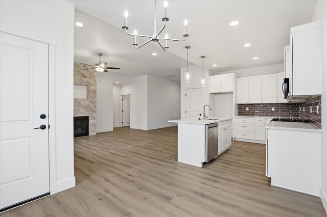 1109 - Unit 21 N Country Club Dr, Deer Park, WA 99006