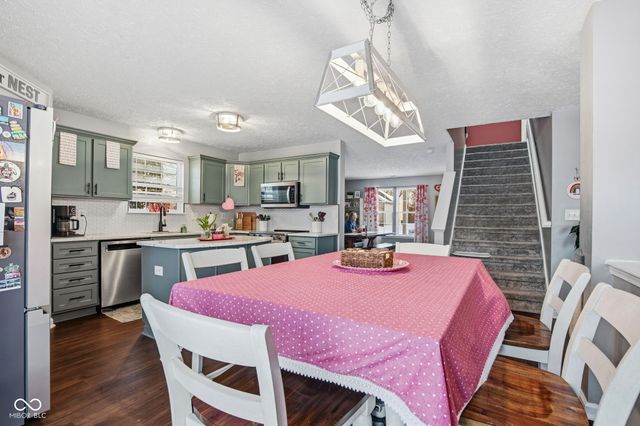 1916 Abbey Lane, Danville, IN 46122