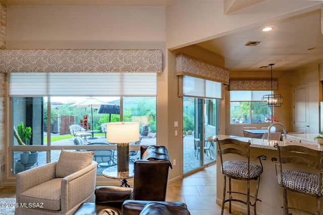 6790 W Red Hawk Place, Marana, AZ 85658
