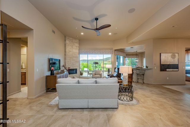 6790 W Red Hawk Place, Marana, AZ 85658