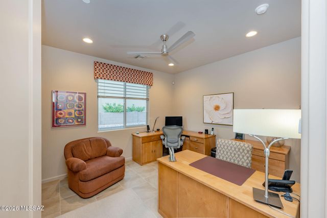 6790 W Red Hawk Place, Marana, AZ 85658