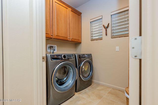 6790 W Red Hawk Place, Marana, AZ 85658