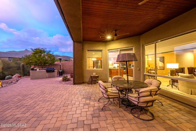 6790 W Red Hawk Place, Marana, AZ 85658