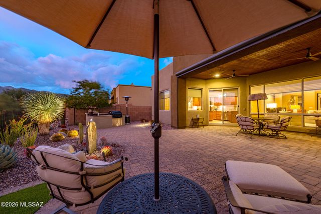 6790 W Red Hawk Place, Marana, AZ 85658