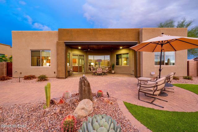6790 W Red Hawk Place, Marana, AZ 85658