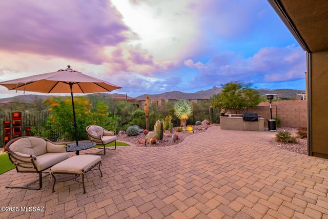 6790 W Red Hawk Place, Marana, AZ 85658
