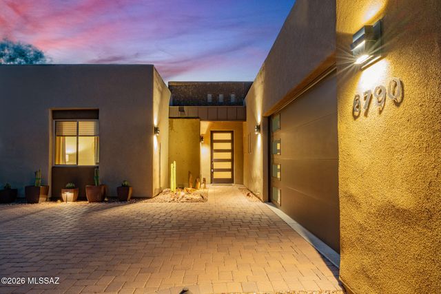 6790 W Red Hawk Place, Marana, AZ 85658