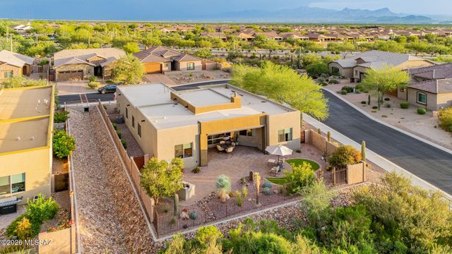 6790 W Red Hawk Place, Marana, AZ 85658