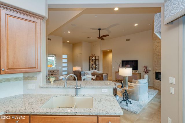 6790 W Red Hawk Place, Marana, AZ 85658