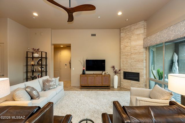 6790 W Red Hawk Place, Marana, AZ 85658