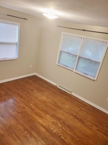 104 PINEWOOD DR, Columbia, MO 65203