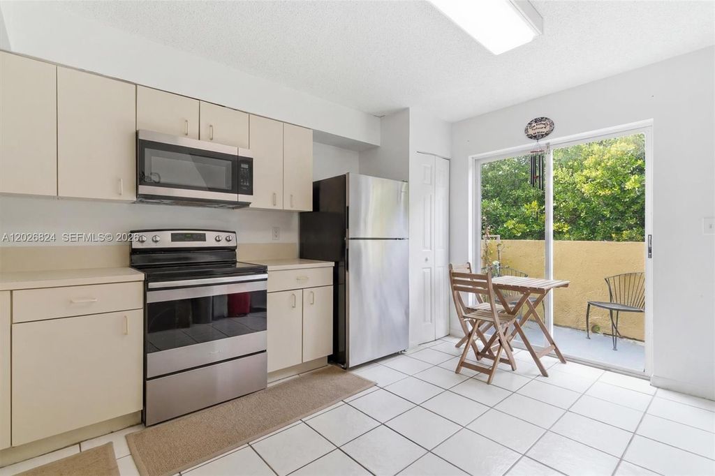 8240 SW 149th Court 7201, Miami, FL 33193