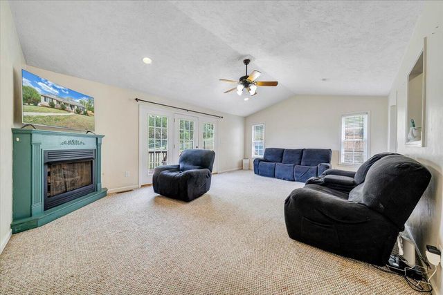 686 Pinehaven RD, Fincastle, VA 24090