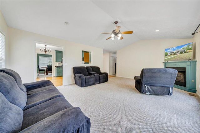 686 Pinehaven RD, Fincastle, VA 24090