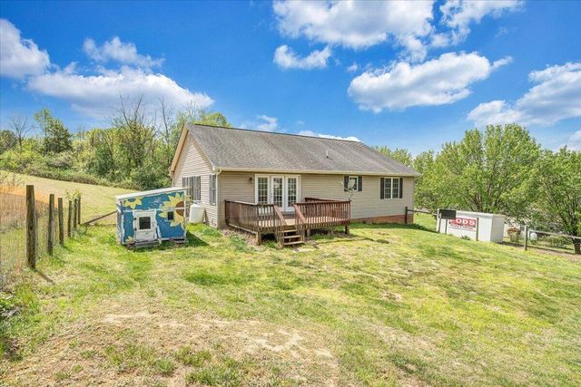 686 Pinehaven RD, Fincastle, VA 24090