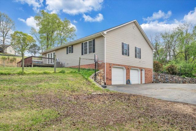 686 Pinehaven RD, Fincastle, VA 24090